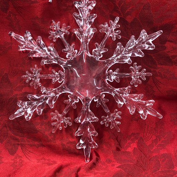 Large Clear Acrylic Snowflake - Picture 6 of 16